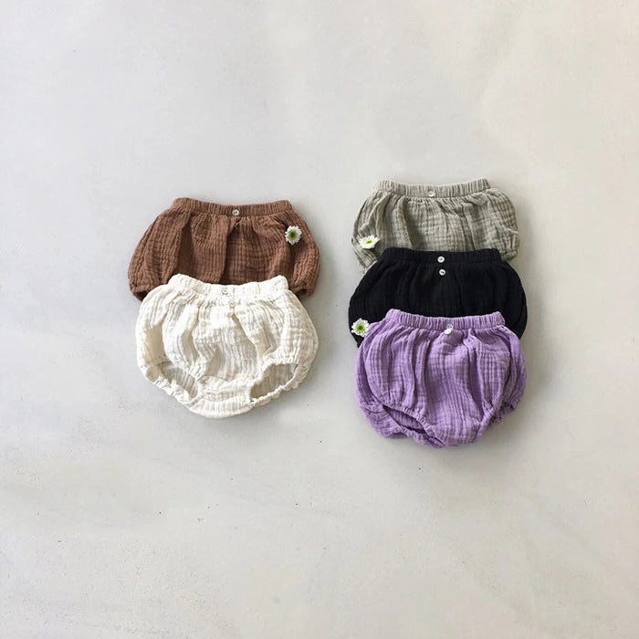 CottonLantern Toddler Bloomers | 

Made from soft cotton, these adorable pants are perfect for summer. The lantern-style design adds charm, suitable for boys and girls alike.