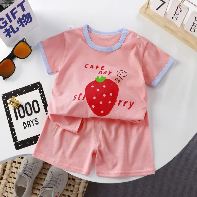 BrightBuds Summer Set | 

Soft cotton two-piece with playful cartoon print. Perfect for sunny adventures.